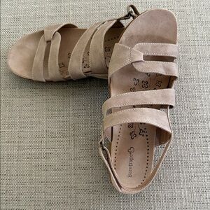 BareTraps Women's Tan Strappy Sandals